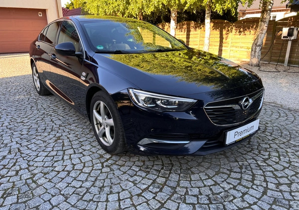 Opel Insignia cena 60900 przebieg: 179000, rok produkcji 2019 z Brwinów małe 232